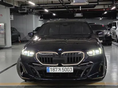 BMW 5 Series (G60) 530e xDrive M 2025 36