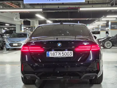 BMW 5 Series (G60) 530e xDrive M 2025 38