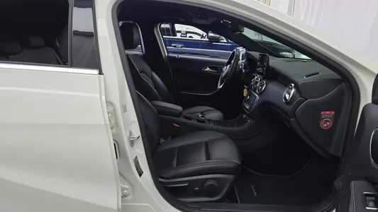 Mercedes-Benz A-Class W176 A200 2016 11