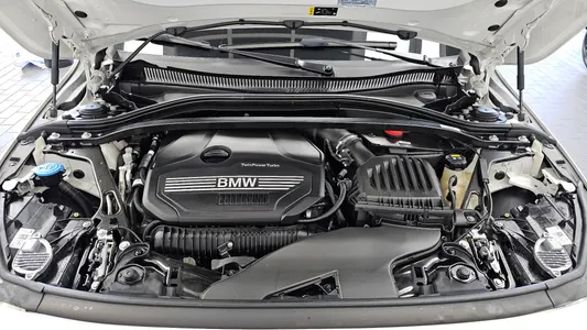 BMW 1 Series (F40) 120i 2021 6