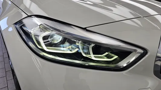BMW 1 Series (F40) 120i 2021 22