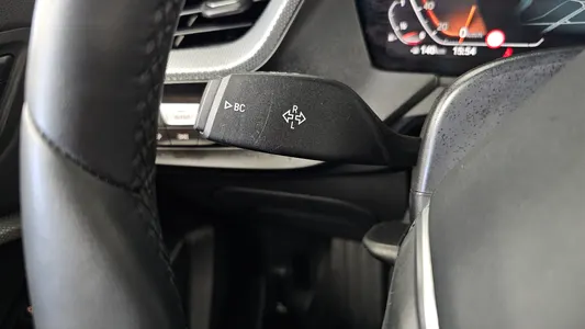 BMW 1 Series (F40) 120i 2021 27