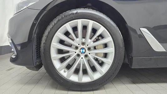 BMW 5 Series (G30) 530i xDrive 2020 4