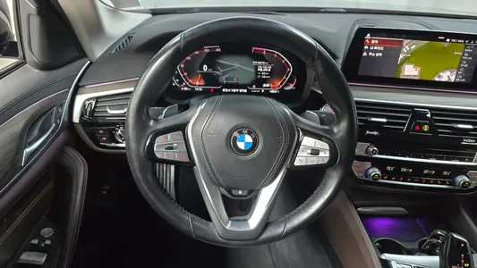 BMW 5 Series (G30) 530i xDrive 2020 11