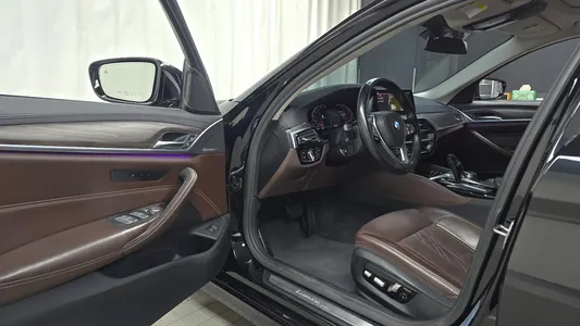 BMW 5 Series (G30) 530i xDrive 2020 9