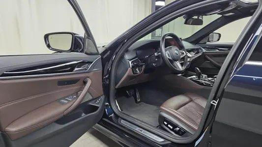 BMW 5 Series (G30) 530e M 2021 9