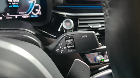 BMW 5 Series (G30) 530e M 2021 27