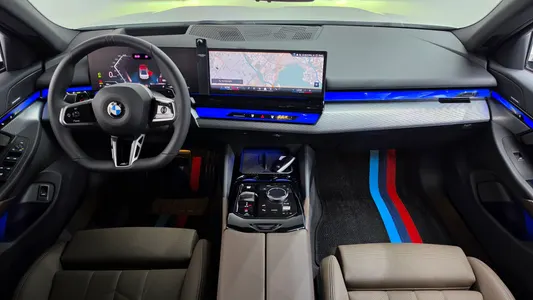 BMW 5 Series (G60) 520i M 2025 7
