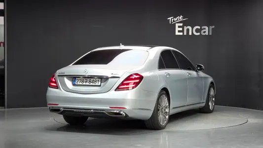 Mercedes-Benz S-Class W222 S560L 4MATIC 2019