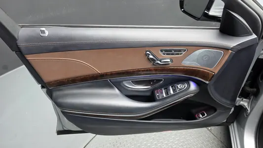 Mercedes-Benz S-Class W222 S560L 4MATIC 2019 24