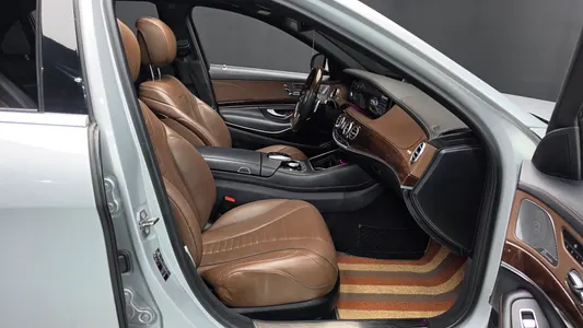 Mercedes-Benz S-Class W222 S560L 4MATIC 2019 26