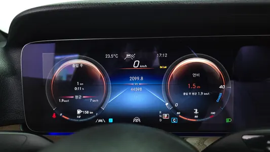 Mercedes-Benz E-Class W213 E250 2022 8