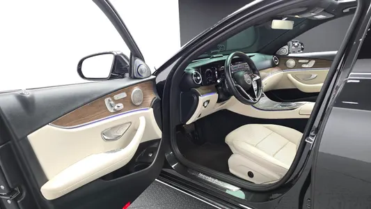 Mercedes-Benz E-Class W213 E250 2022 10