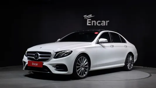 Mercedes-Benz E-Class W213 E350 4MATIC AMG Line 2020
