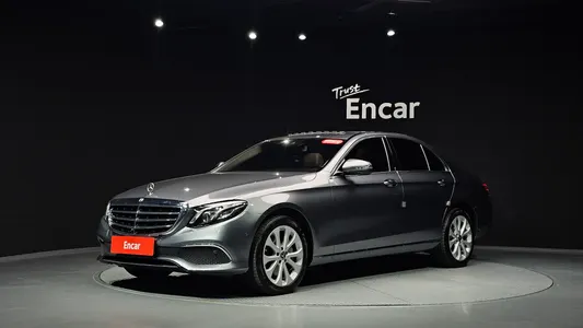 Mercedes-Benz E-Class W213 E300 4MATIC 2017