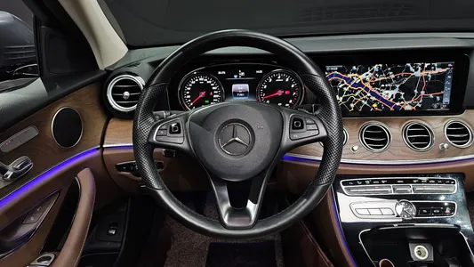 Mercedes-Benz E-Class W213 E300 4MATIC 2017 13