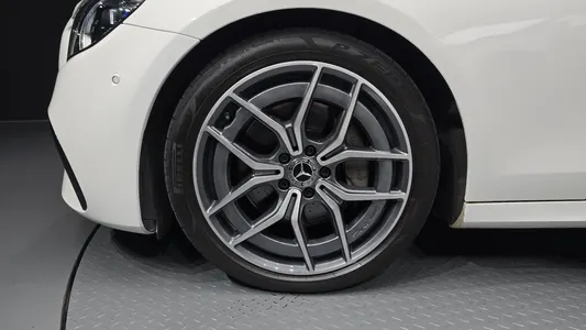 Mercedes-Benz E-Class W213 E220d 4MATIC AMG Line 2022 4