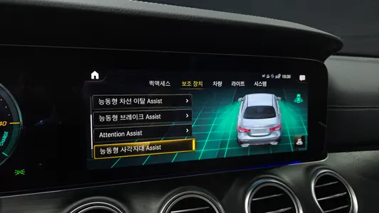 Mercedes-Benz E-Class W213 E220d 4MATIC AMG Line 2022 15