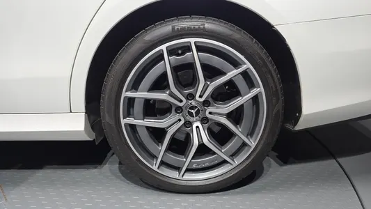 Mercedes-Benz E-Class W213 E220d 4MATIC AMG Line 2022 21