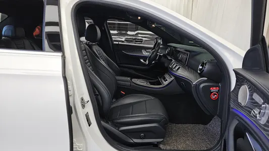 Mercedes-Benz E-Class W213 E350 4MATIC AMG Line 2022 11