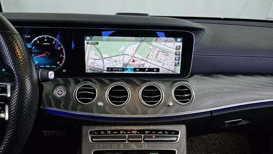 Mercedes-Benz E-Class W213 E350 4MATIC AMG Line 2022 14