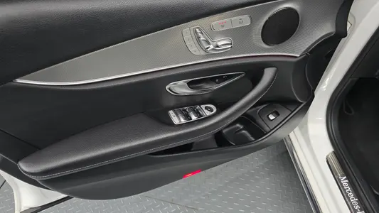 Mercedes-Benz E-Class W213 E300 2019 24