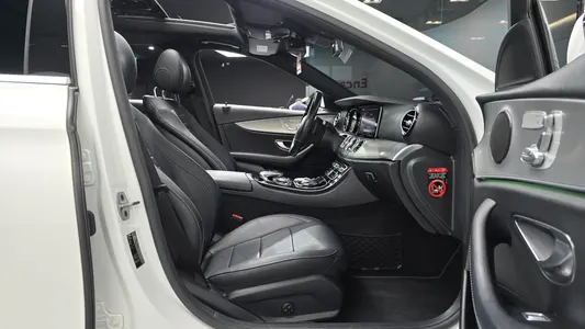Mercedes-Benz E-Class W213 E300 2019 26
