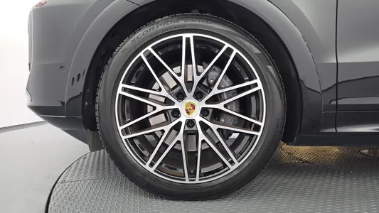 Porsche (PO536) 3.0 E- 2024 5
