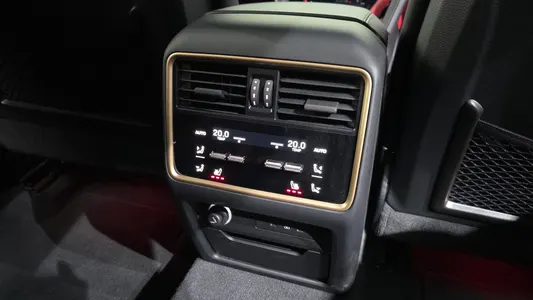 Porsche (PO536) 3.0 E- 2024 18