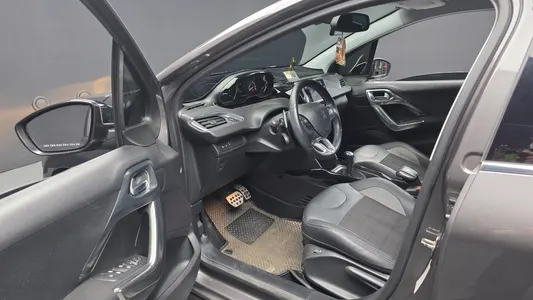 Peugeot 2008 1.6 BlueHDi 2016 10