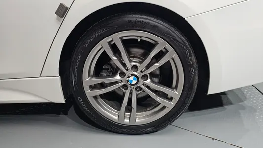 BMW 3 Series (F30) 320i M 2016 21