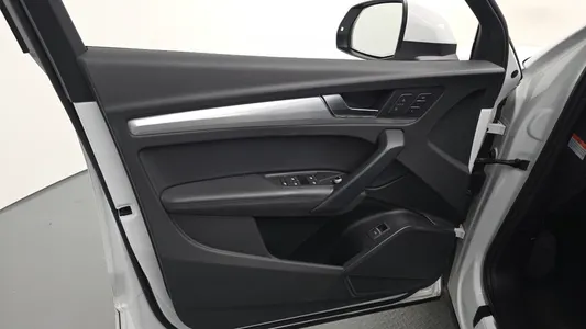 Audi Q5 (FY) 40 TDI 2020 24