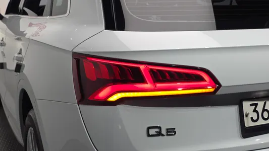Audi Q5 (FY) 40 TDI 2020 23