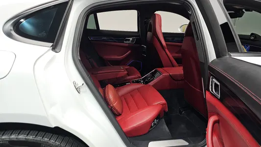 Porsche (971) 2.9 AWD E- 2020 11