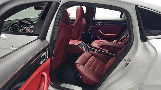 Porsche (971) 2.9 AWD E- 2020 12