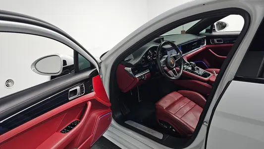 Porsche (971) 2.9 AWD E- 2020 10