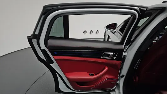 Porsche (971) 2.9 AWD E- 2020 25