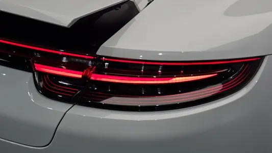 Porsche (971) 2.9 AWD E- 2020 23