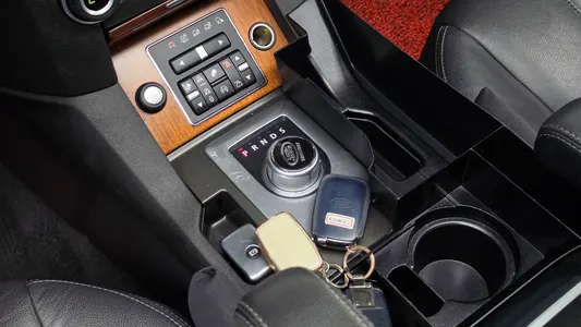 Land Rover 4 3.0 SDV6 SE 2015 9