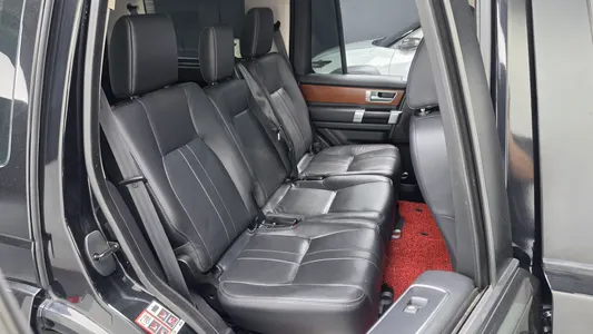 Land Rover 4 3.0 SDV6 SE 2015 18