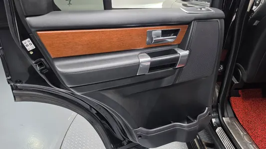 Land Rover 4 3.0 SDV6 SE 2015 25