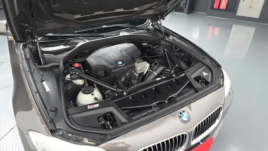 BMW 5 Series (F10) 528i xDrive 2012 5