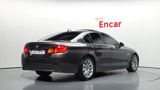 BMW 5 Series (F10) 528i xDrive 2012