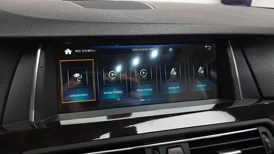 BMW 5 Series (F10) 528i xDrive 2012 14