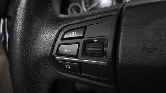 BMW 5 Series (F10) 528i xDrive 2012 16