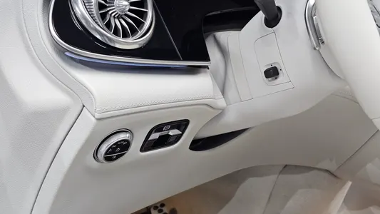 Mercedes-Benz EQS SUV X296 EQS580 4MATIC 2023 13