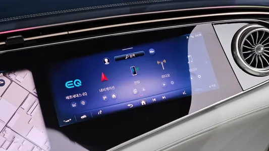 Mercedes-Benz EQS SUV X296 EQS580 4MATIC 2023 31