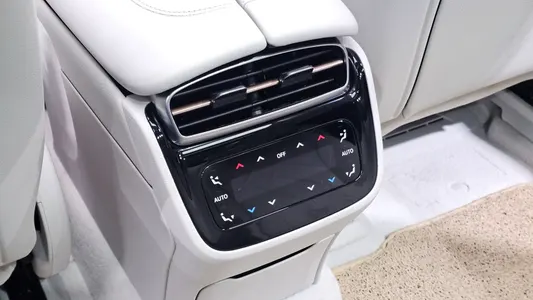 Mercedes-Benz EQS SUV X296 EQS580 4MATIC 2023 32