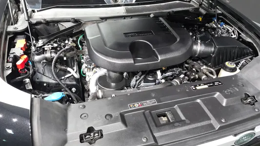 Land Rover (L663) 110 D250 SE 2022 6