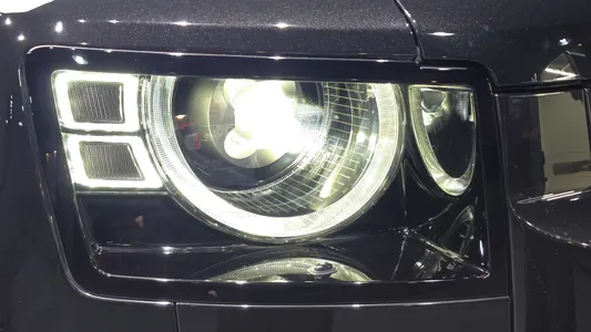 Land Rover (L663) 110 D250 SE 2022 22